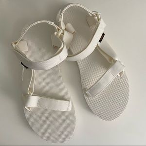 SOLD❌NWT Teva Original Universal Sandals in White